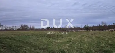 Građevinsko zemljište 1.000 m², Žminj - pogled na Učku
