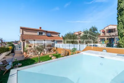 House, Kaštelir near Poreč, pool and sea view - 12