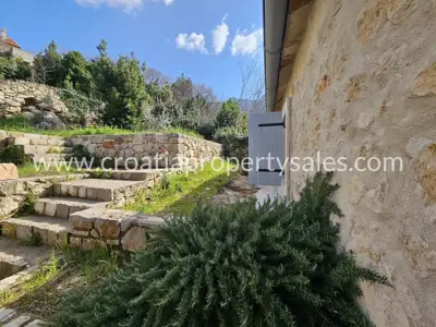 Kamena kuća 160 m², Vrisnik na Hvaru, mirno selo - 17