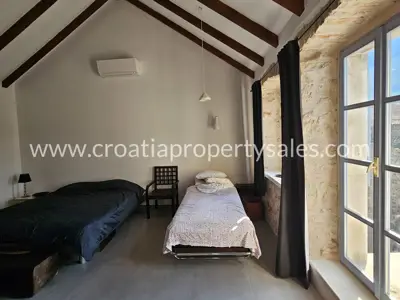 Kamena kuća 160 m², Vrisnik na Hvaru, mirno selo - 10