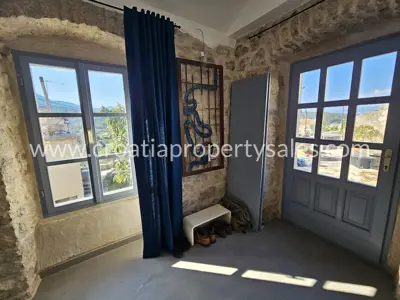 Kamena kuća 160 m², Vrisnik na Hvaru, mirno selo - 2