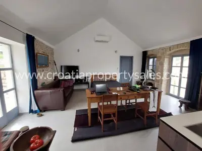Kamena kuća 160 m², Vrisnik na Hvaru, mirno selo - 3