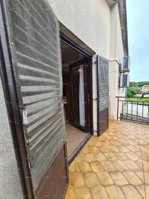 Kuća 300 m², Jadreški - veliko dvorište