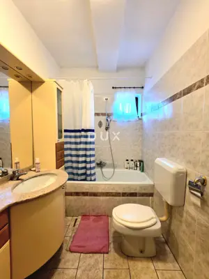 House 300 m², Rovinj - two residential units and yard - 22