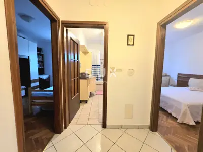 House 300 m², Rovinj - two residential units and yard - 18