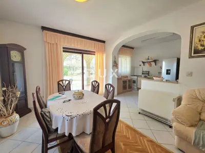 House 300 m², Rovinj - two residential units and yard - 8