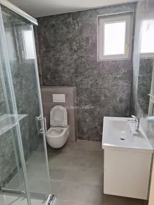 Penthouse s terasom i pogledom na more - novogradnja - 14