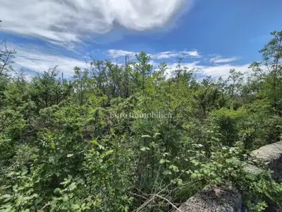 Građevinsko zemljište 2.100 m², Malinska - djelomičan pogled na more - 3