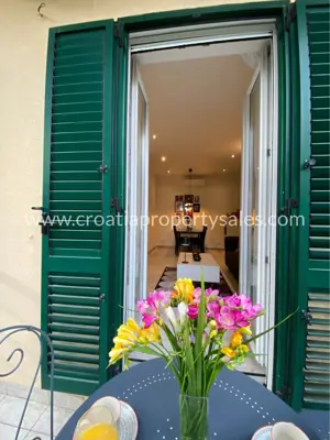 Stan 60 m², Split centar - miran kvart - 2