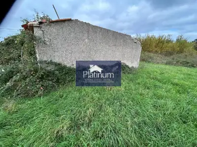 Bauland 3.160 m², Želiski kod Barbana, an der asphaltierten Straße