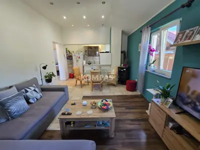 Wohnung 65 m², Kras - Garten 120 m² und Terrasse - 2