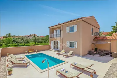 House for sale in Fažana, 185 m²