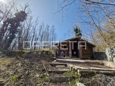 Zemljište 711 m², Šestine - zelena lokacija uz šumu i potok