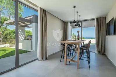 Haus zum Kauf in Krnica, 292 m² - 4