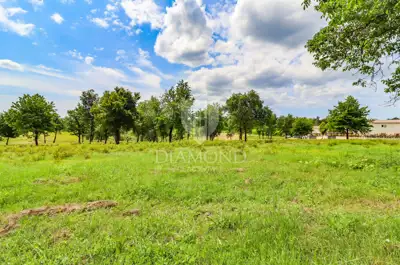 Building plot 1,215 m², Poreč - edge of the construction zone