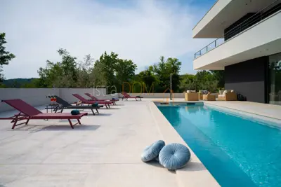 Vila 300 m², Grožnjan - bazen i panoramski pogled - 5