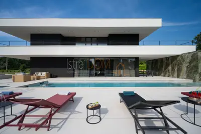 Vila 300 m², Grožnjan - bazen i panoramski pogled