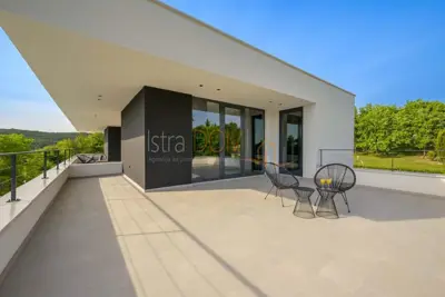 Vila 300 m², Grožnjan - bazen i panoramski pogled - 4