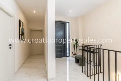 House, Omiš, 250 m², 1 350 000 € - 8
