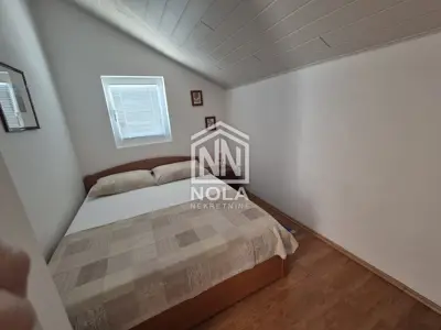 Kuca sa tri apartmana u mirnom okruženju - 21