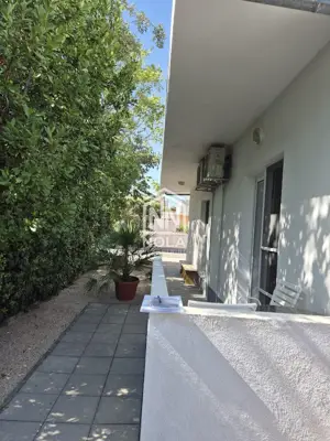 Kuca sa tri apartmana u mirnom okruženju - 9
