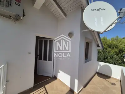 Kuca sa tri apartmana u mirnom okruženju - 17