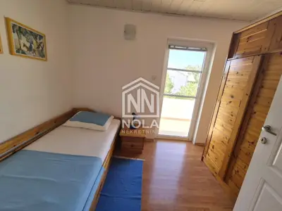 Kuca sa tri apartmana u mirnom okruženju - 22