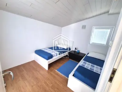 Kuca sa tri apartmana u mirnom okruženju - 20