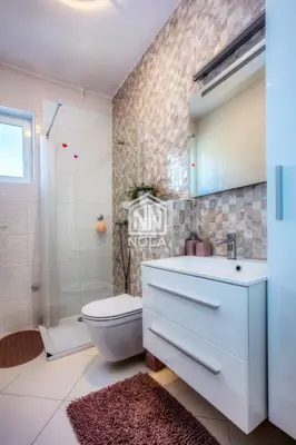 Kuca sa tri apartmana u mirnom okruženju - 12