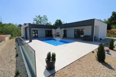 Kuća 187 m², Labin okolica - grijani bazen i terasa