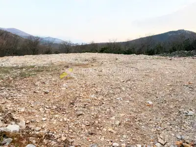 Građevinsko zemljište 648 m², Ledenice - 7 km od centra - 2