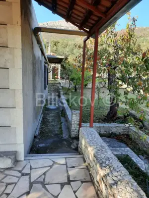 Kastel Luksic, detached house and approx. 3.000 m² of land - 2