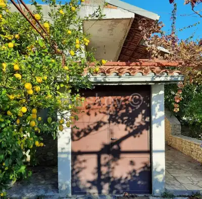 Kastel Luksic, detached house and approx. 3.000 m² of land - 5