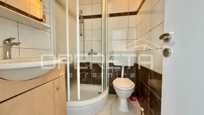 Novalja – trosobni apartman 85 m², 500 m od mora - 12