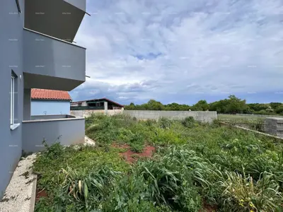 Stan u Puli, Centar, 205 m² vrt i terasa - 2
