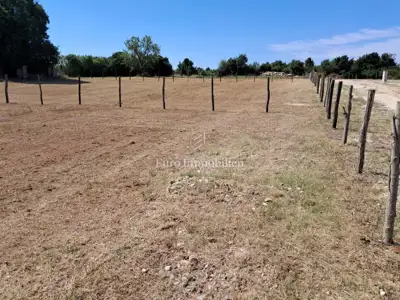 Građevinsko zemljište 1.013 m², Vodnjan - mirna rubna lokacija