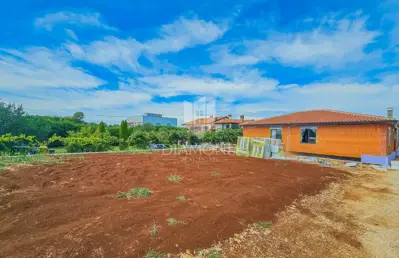 Kuća 150 m², Umag - bazen i okućnica
