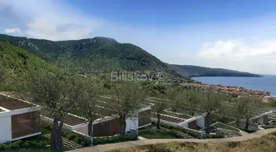 Građevinsko zemljište 960 m², Komiža, dozvola za vilu s bazenom