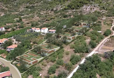 Građevinsko zemljište 960 m², Komiža, dozvola za vilu s bazenom