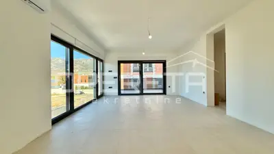 Wohnung mit zwei Schlafzimmern, erste Etage, Rovanjska