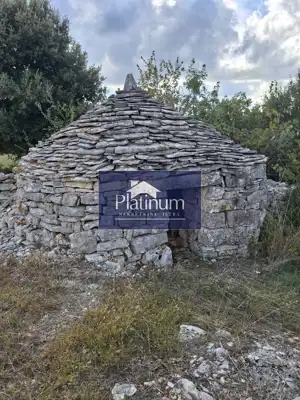 Landwirtschaftliches Grundstück, Vodnjan - 2.968 m² und Feldsteinhütte