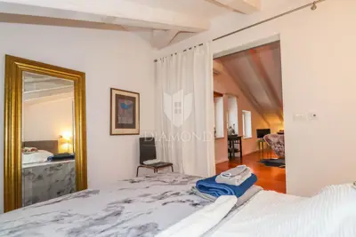 Rovinj, tri atraktivna apartmana u prvom redu do mora - 9