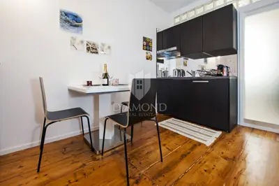 Rovinj, tri atraktivna apartmana u prvom redu do mora - 13