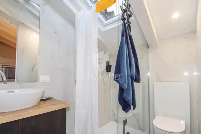 Rovinj, tri atraktivna apartmana u prvom redu do mora - 8