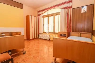 Pula, house with commercial space and two apartments! - 15