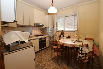 Pula, house with commercial space and two apartments! - 11