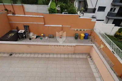 Pula, house with commercial space and two apartments! - 7