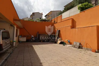 Pula, house with commercial space and two apartments! - 8