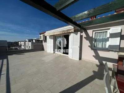 Penthouse 178 m², Novigrad - pogled na more i mirna lokacija - 4