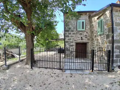 Sniženo! ! buzet, samostojeća autothona istarska kamena kuća